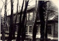 здание сельской школы, построенное Шуваловым